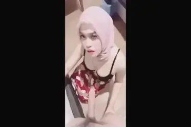 Suruh Sepupu Cantik Hisap Kontol Ganas Keenakan WOT HD